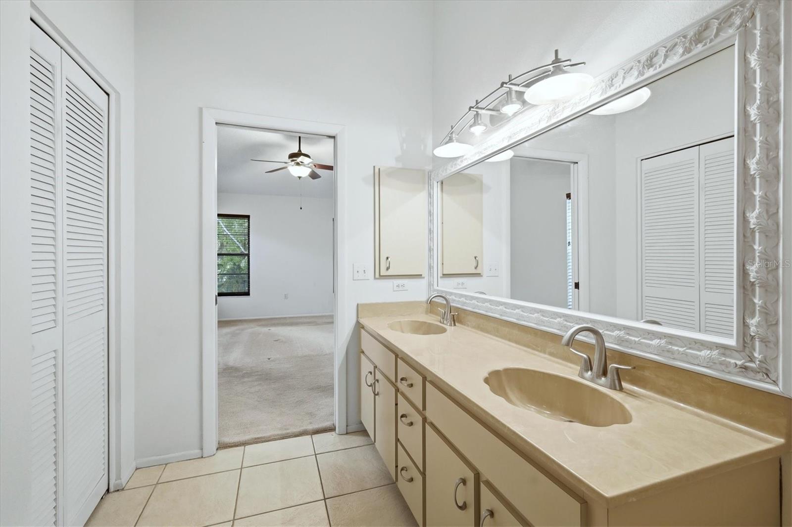 COLONIAL OAKS - Residential