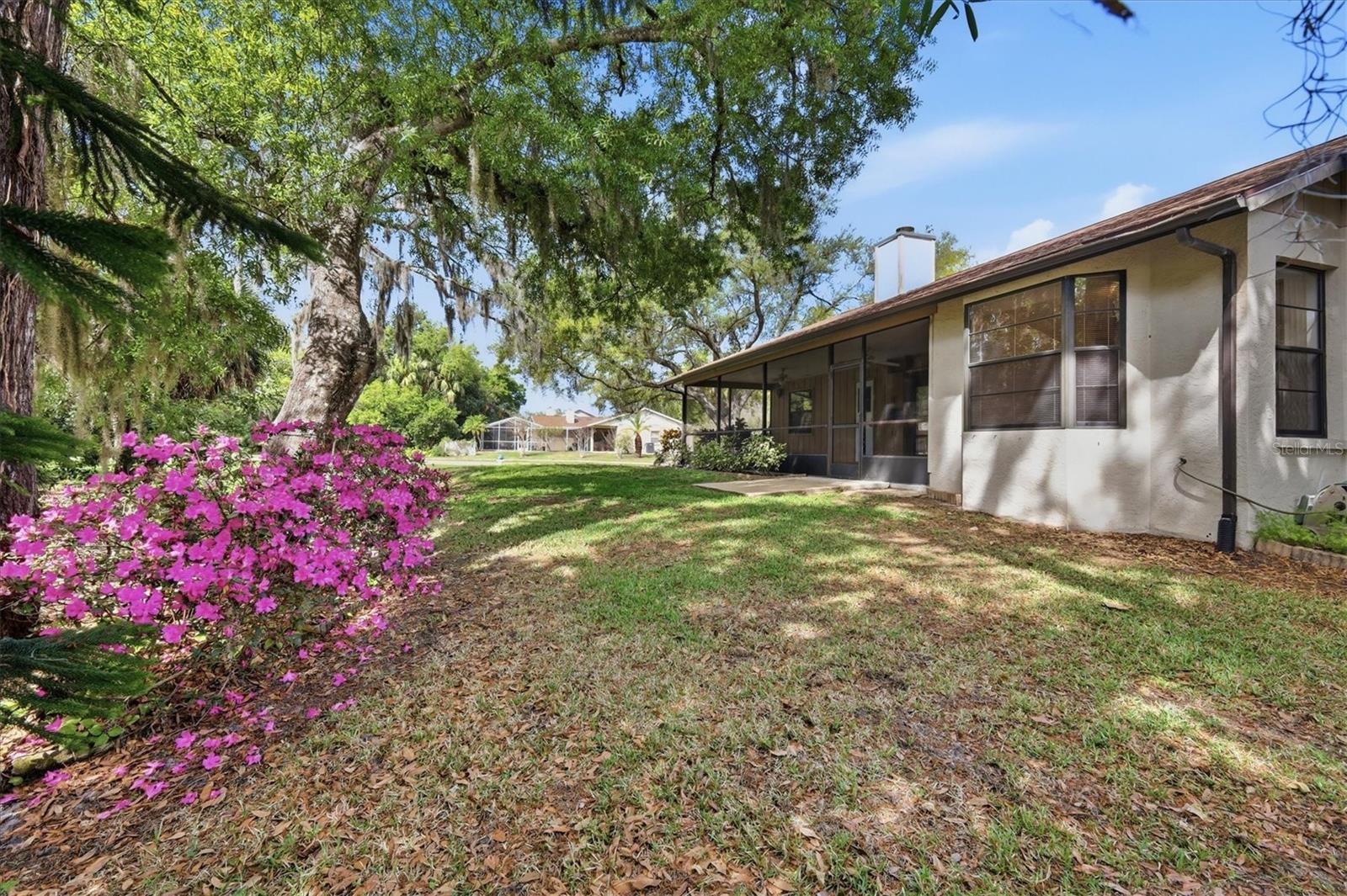 COLONIAL OAKS - Residential