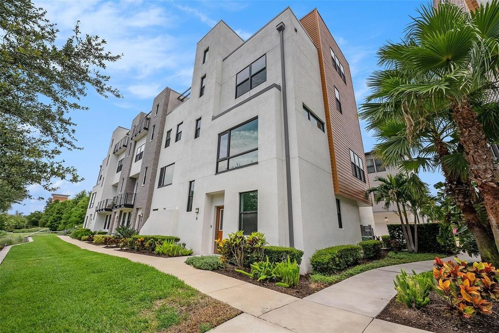 Photo of 2511 N Grady Avenue #6, Tampa, FL 33607 (MLS # R4910864)