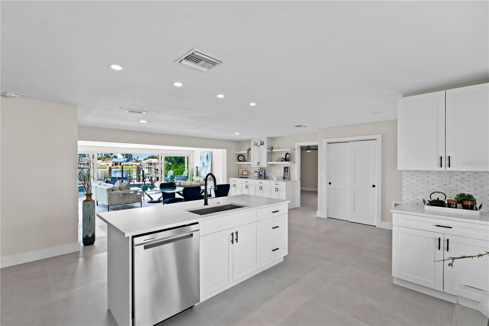 PARADISE ISLAND 6TH ADD - Residential