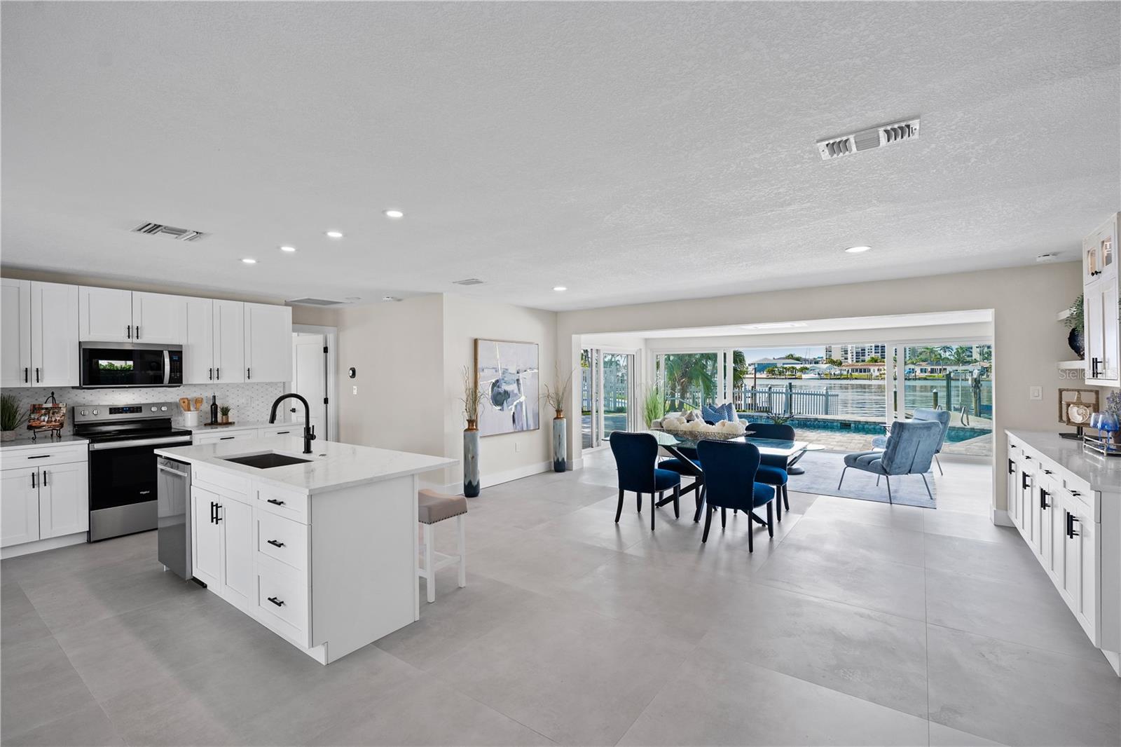 PARADISE ISLAND 6TH ADD - Residential