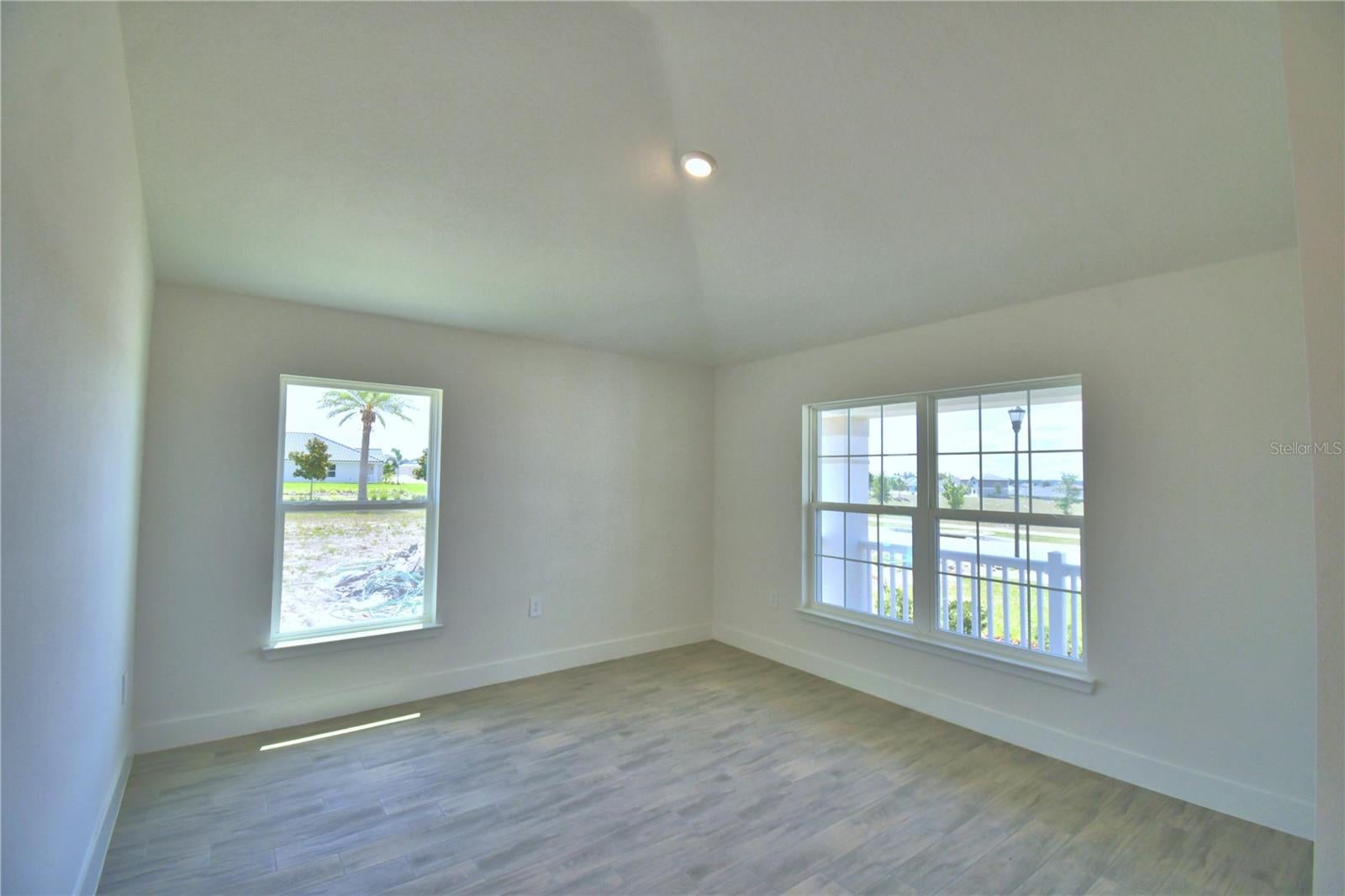 5415 WATERSIDE DRIVE