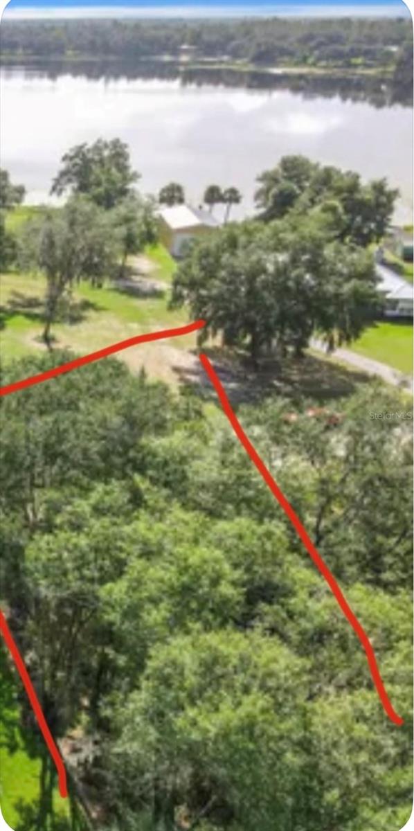 FOUR LAKES COMMUNITY - Land