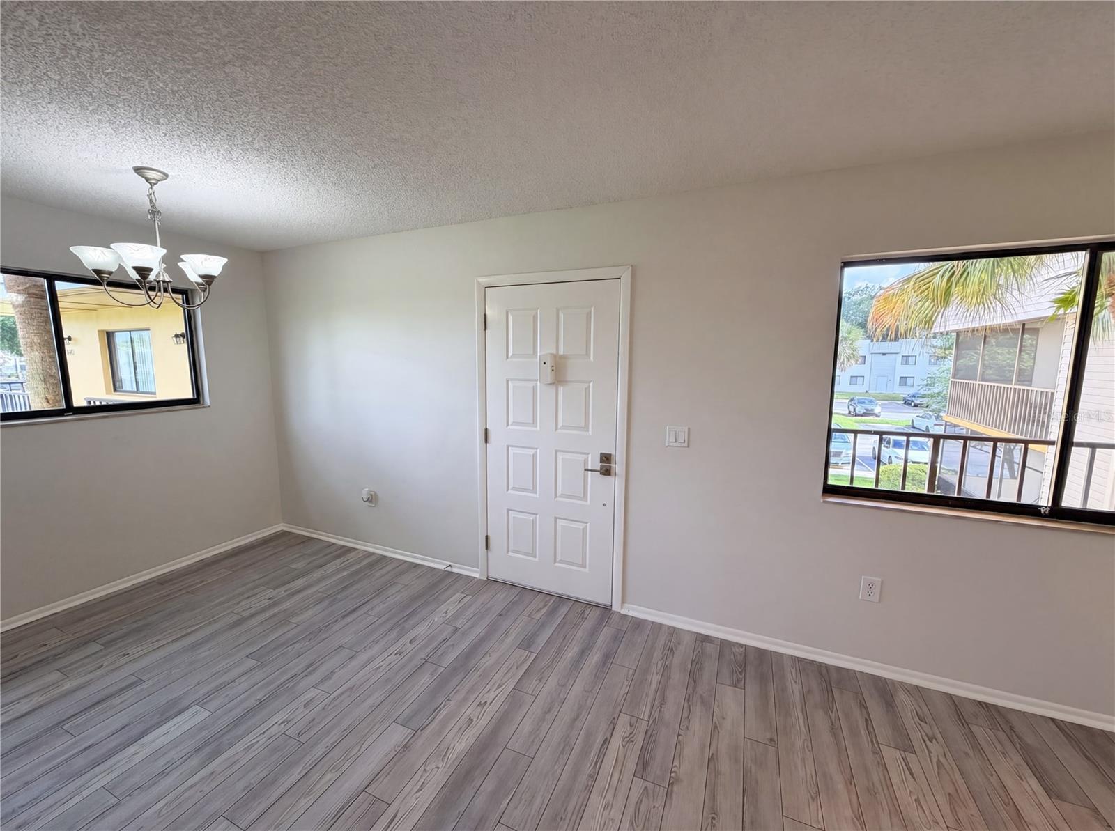 LAKEVIEW CONDO 03 - Residential