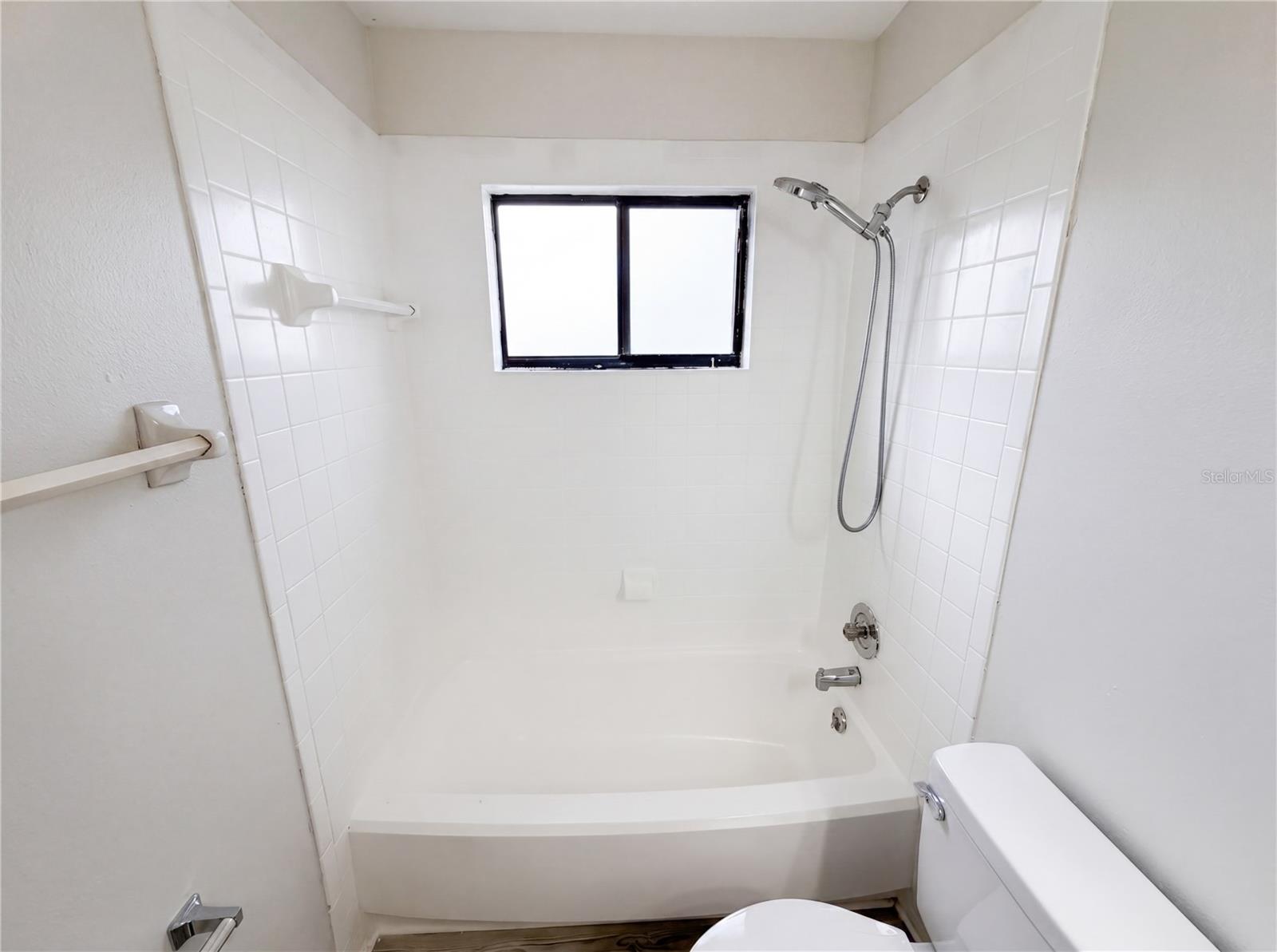 LAKEVIEW CONDO 03 - Residential