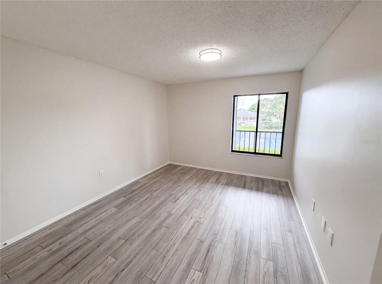 LAKEVIEW CONDO 03 - Residential