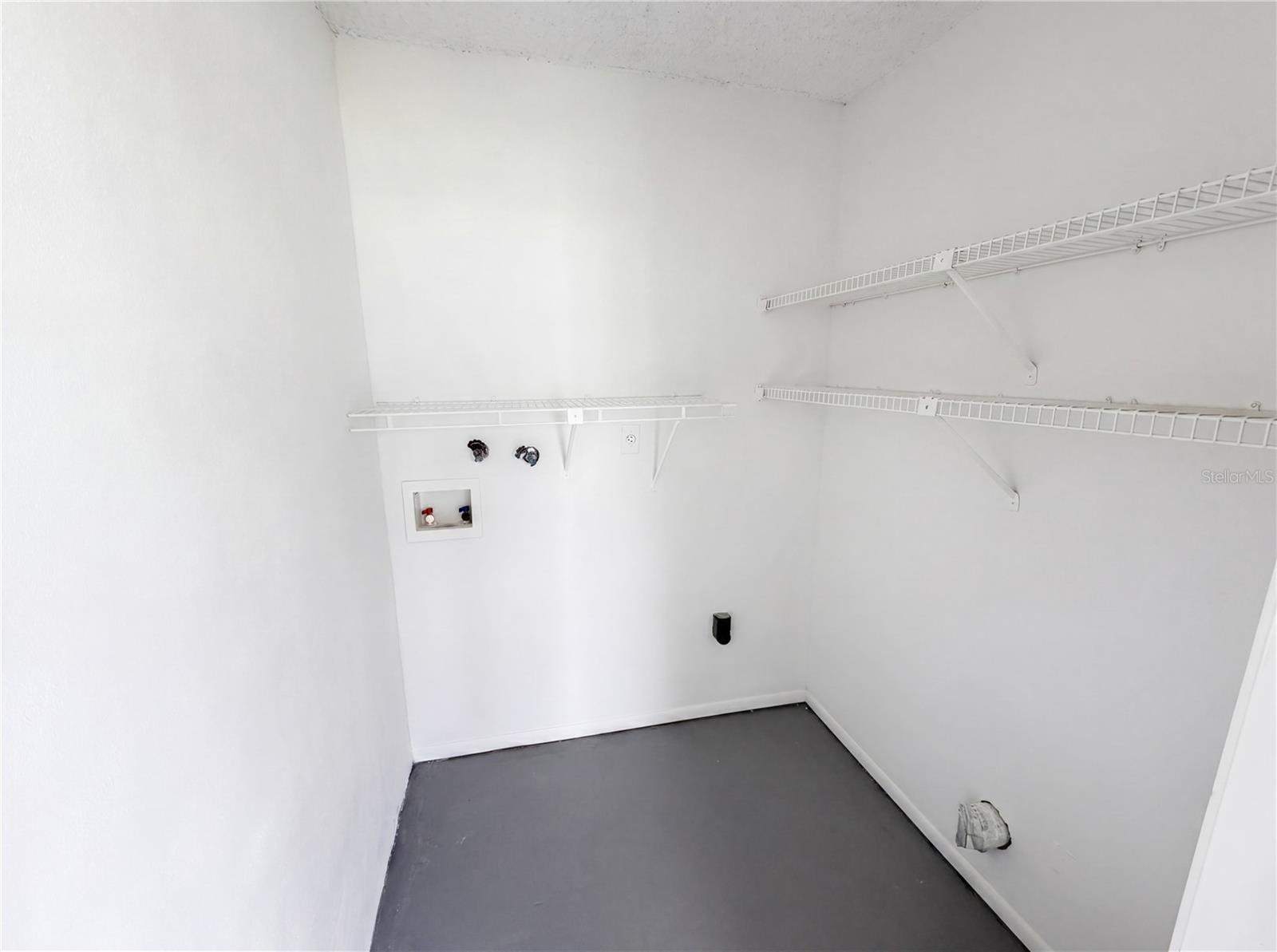 LAKEVIEW CONDO 03 - Residential