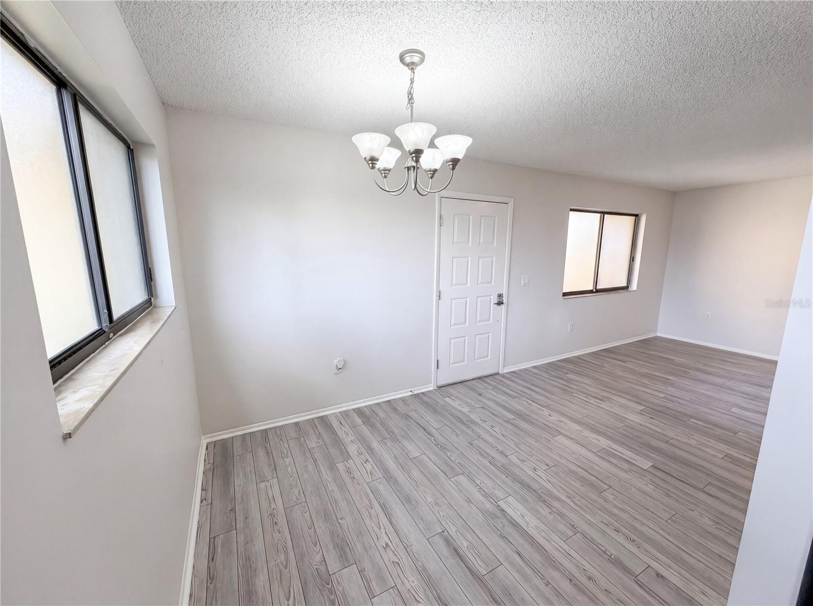LAKEVIEW CONDO 03 - Residential