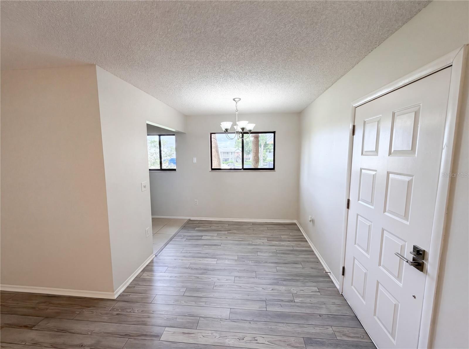 LAKEVIEW CONDO 03 - Residential
