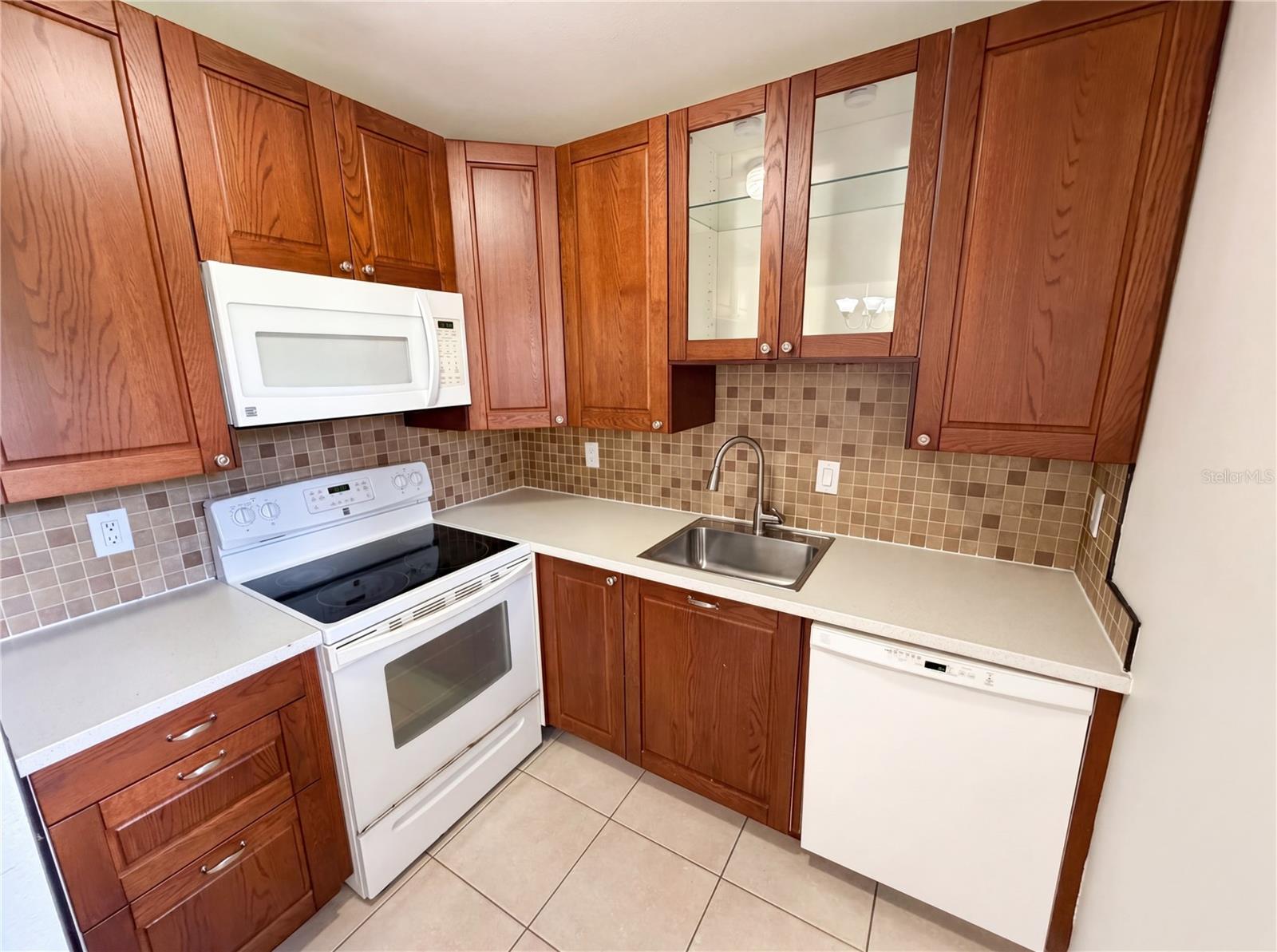 LAKEVIEW CONDO 03 - Residential