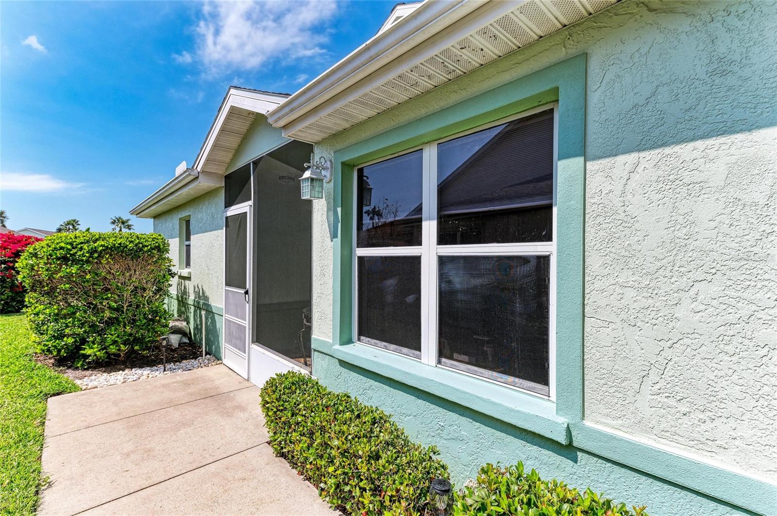 3009 LIVE OAK LANE