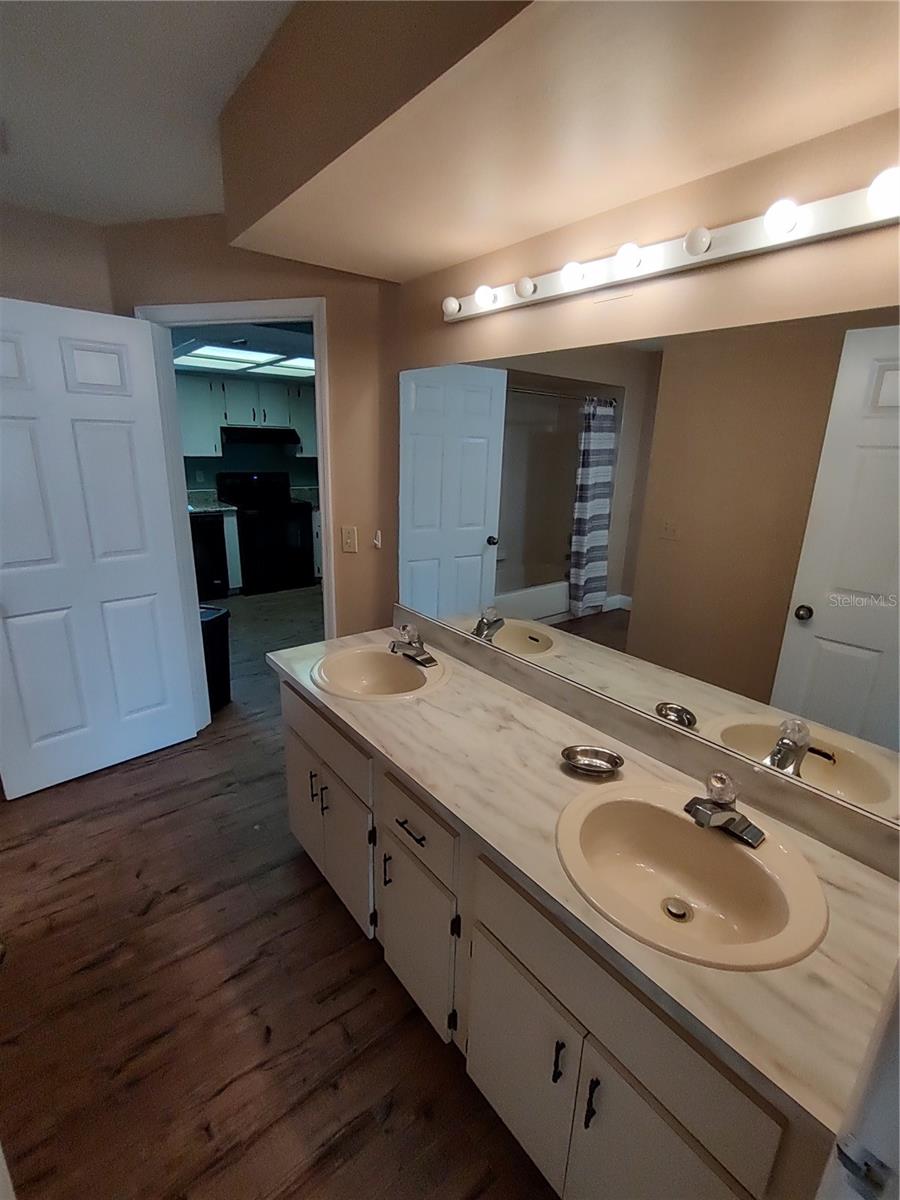 OAK RUN NBRHD 08-A - Residential Lease