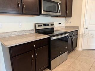 ASHBERRY VILLAGE /SUMMERSTONE - Residential Lease