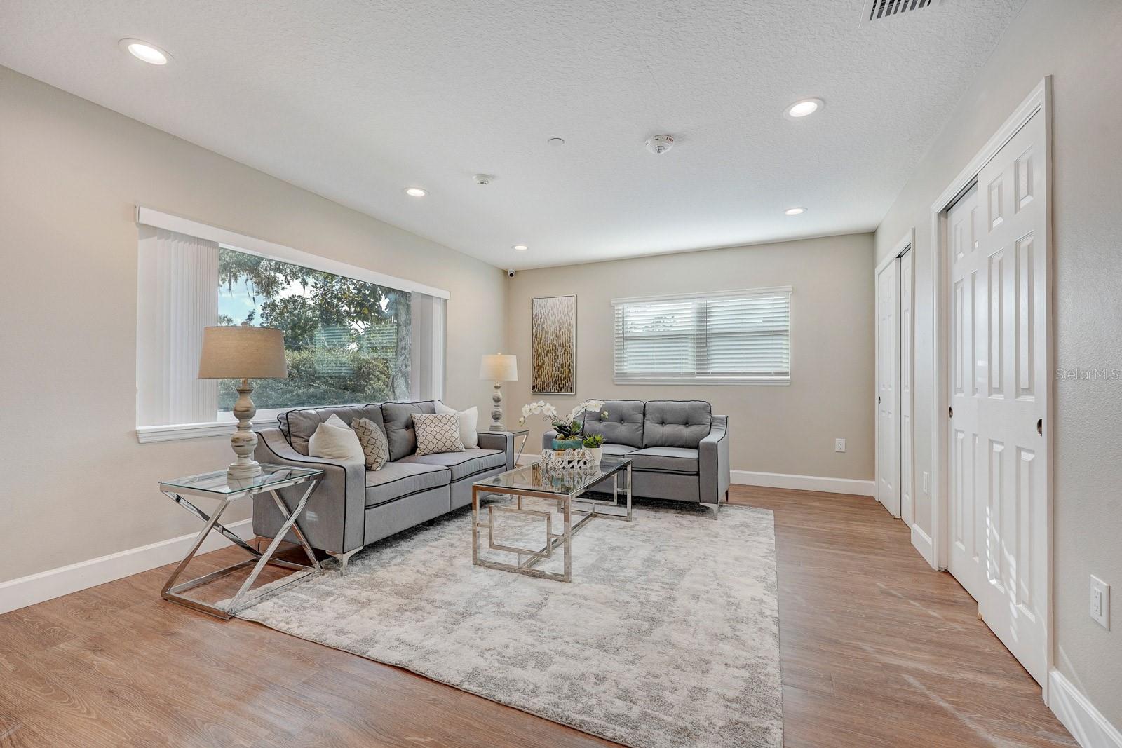 MINNEHAHA SHORES - Residential