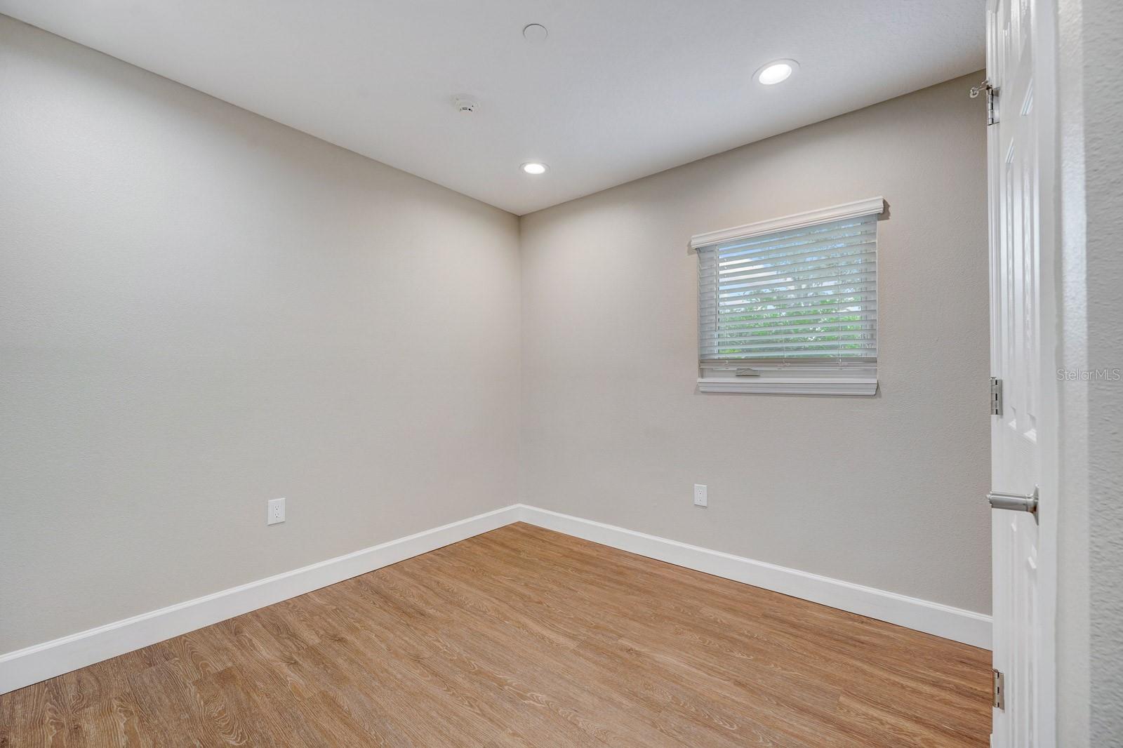 MINNEHAHA SHORES - Residential