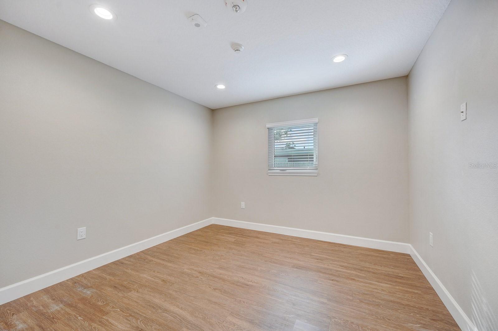 MINNEHAHA SHORES - Residential