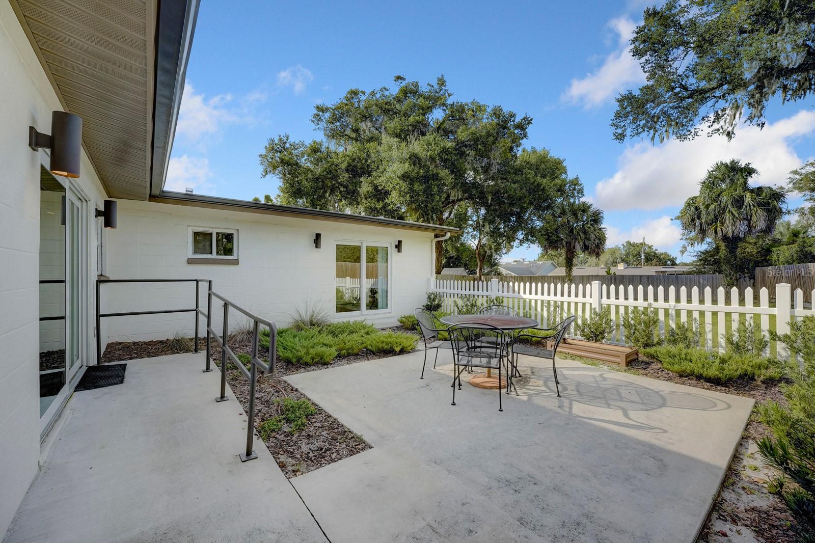 MINNEHAHA SHORES - Residential