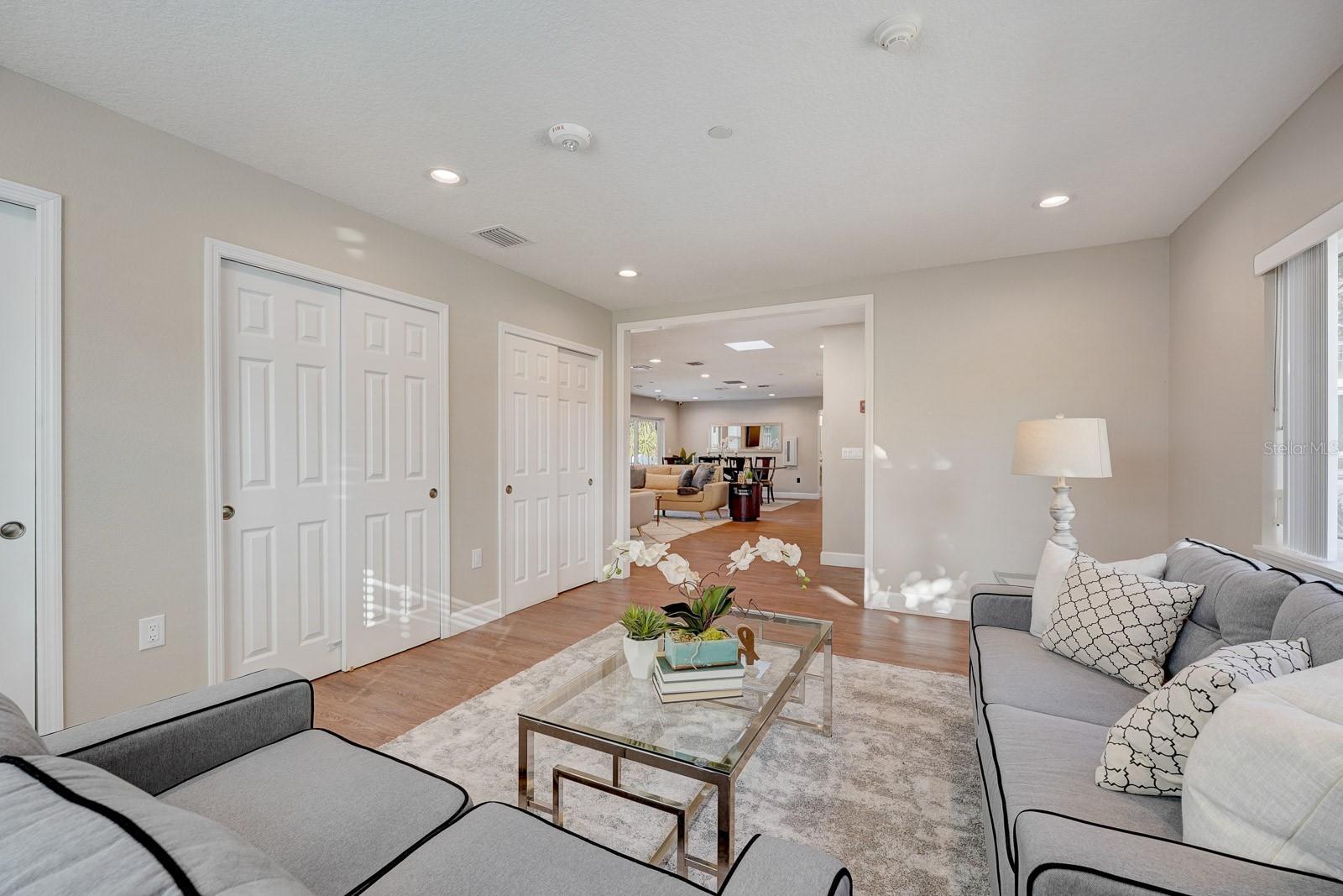 MINNEHAHA SHORES - Residential