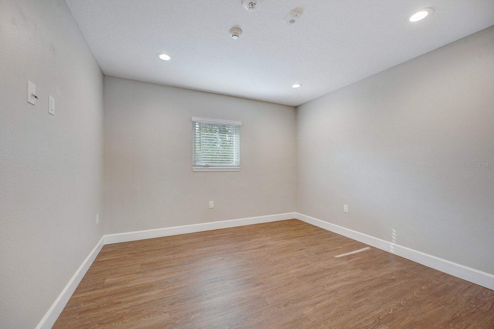 MINNEHAHA SHORES - Residential