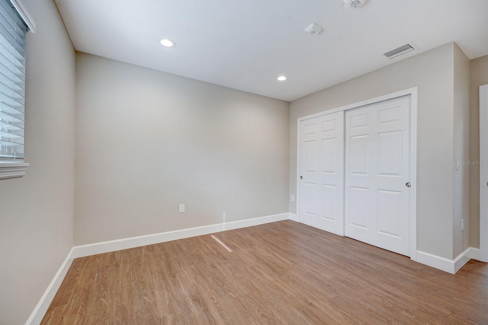 MINNEHAHA SHORES - Residential