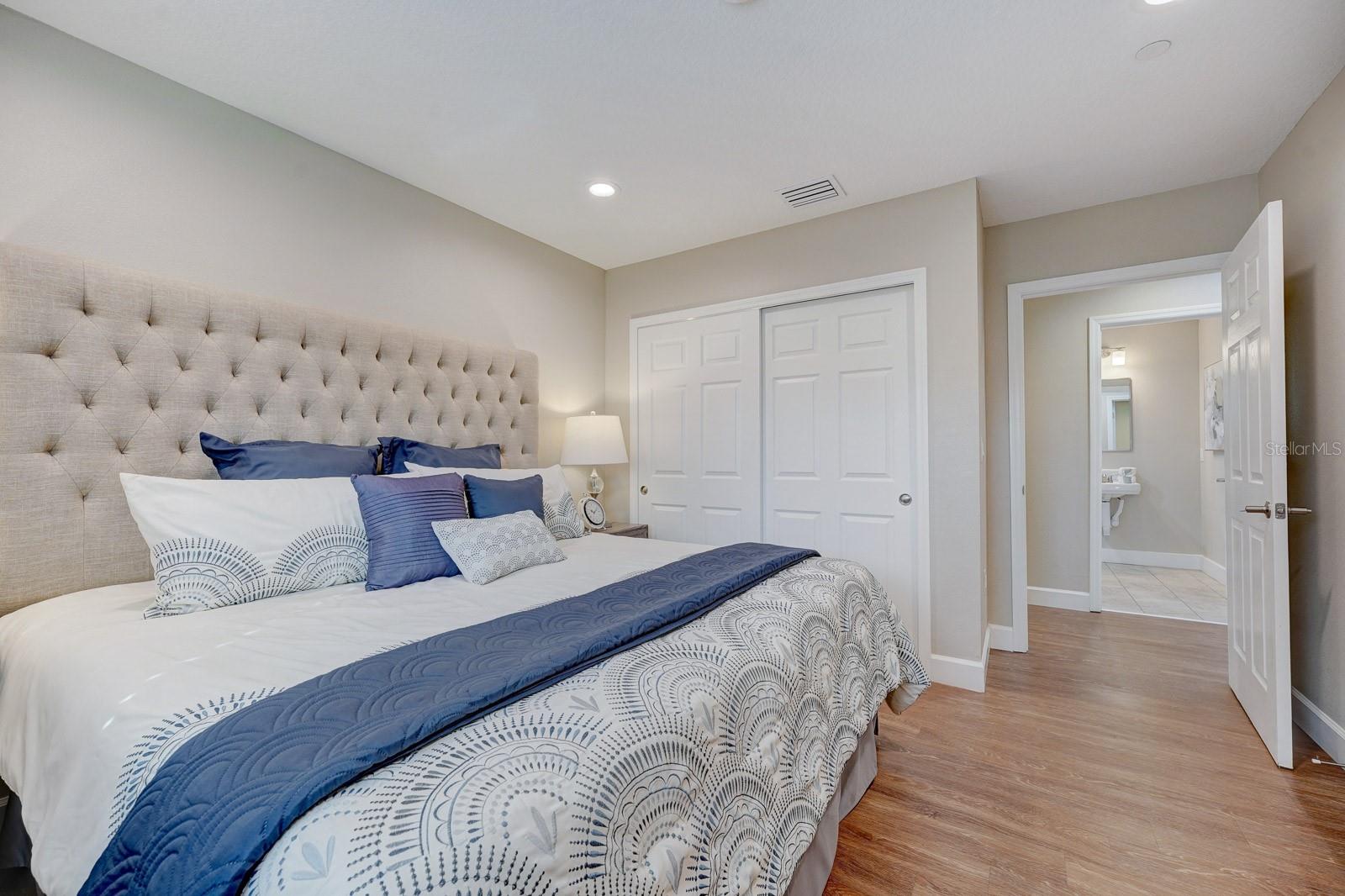 MINNEHAHA SHORES - Residential