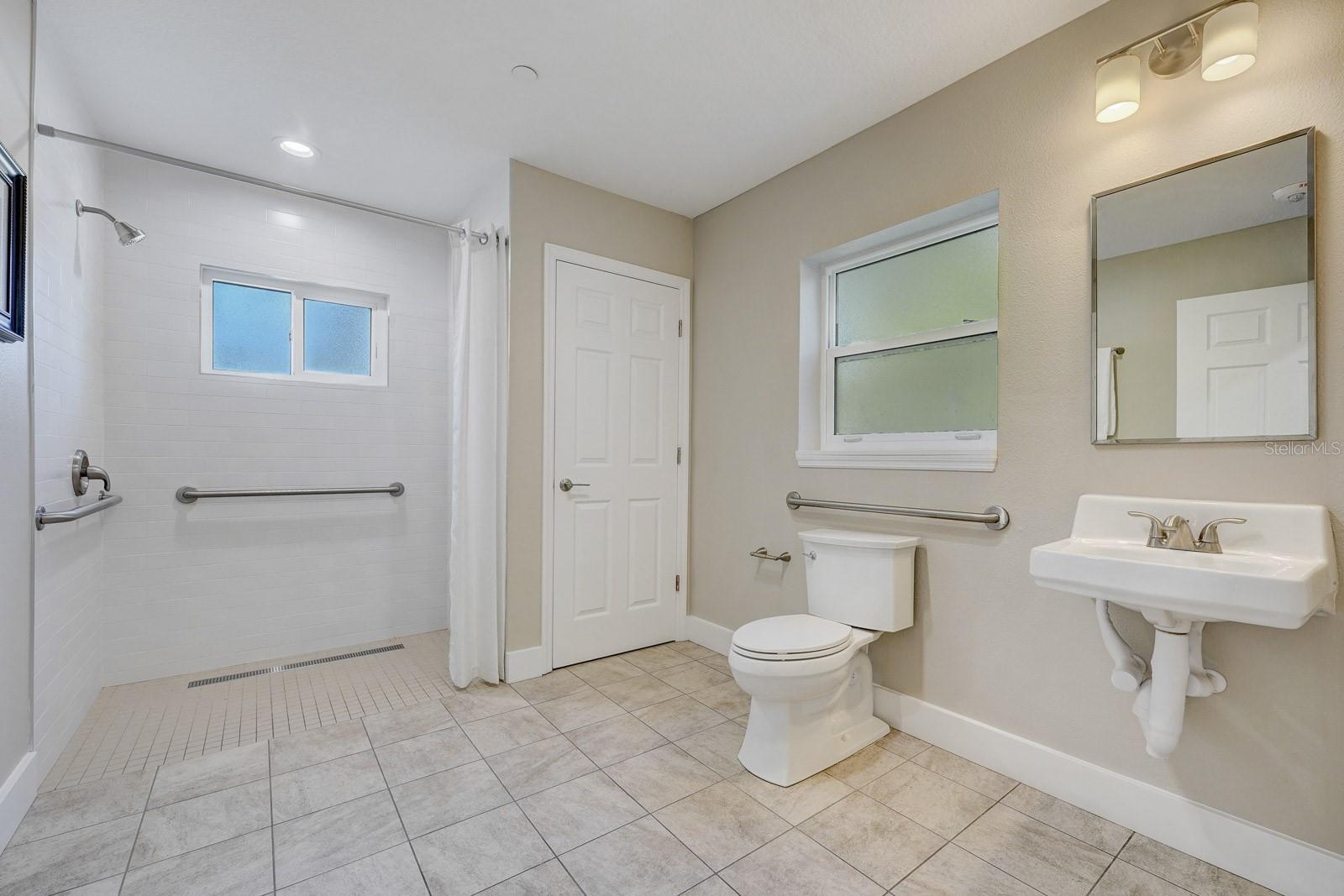 MINNEHAHA SHORES - Residential