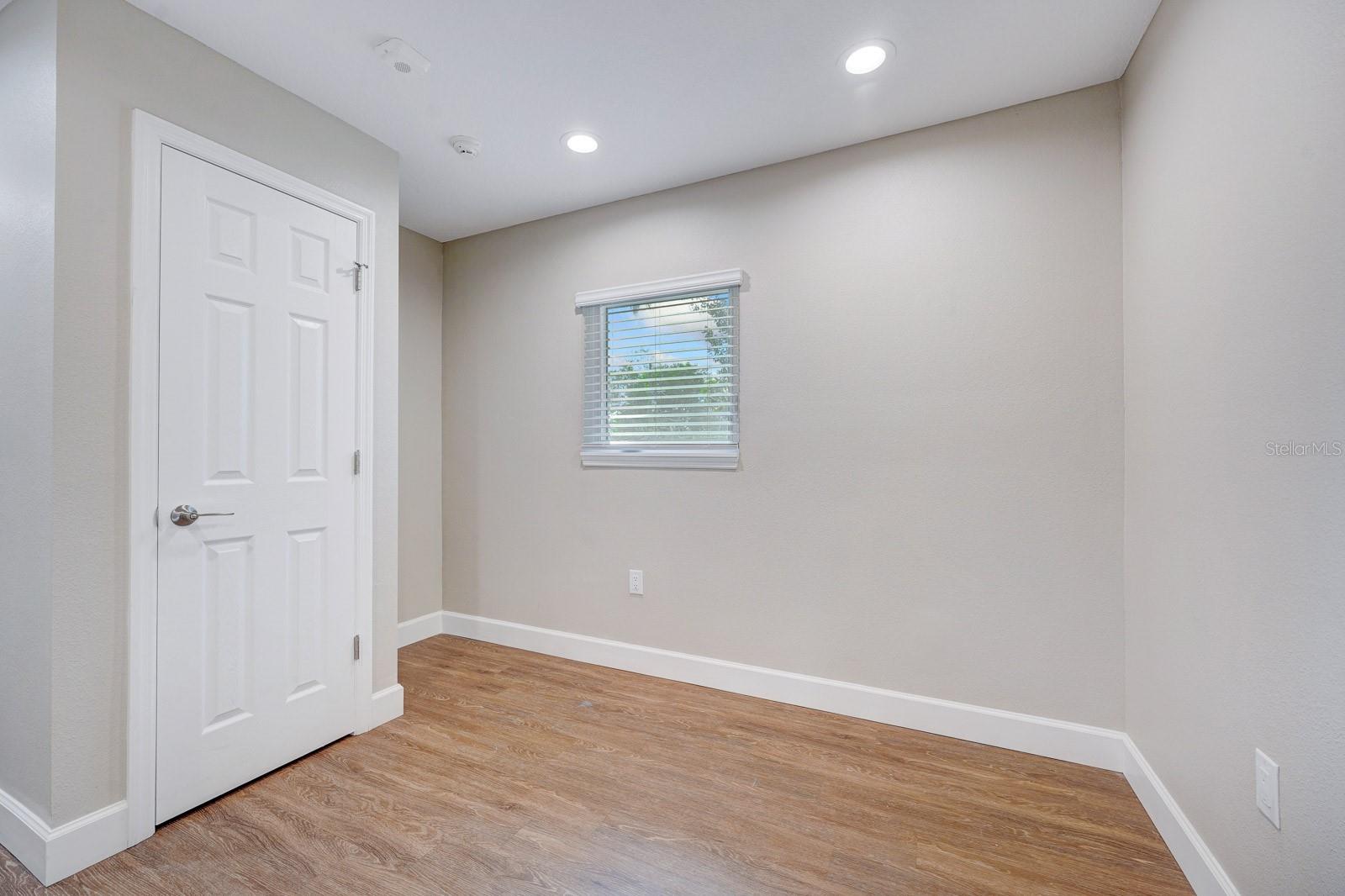 MINNEHAHA SHORES - Residential