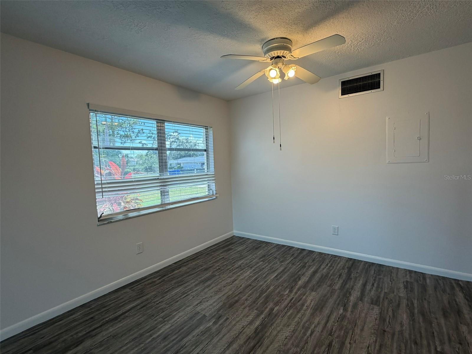 7153 W COUNTRY CLUB DR N 145
