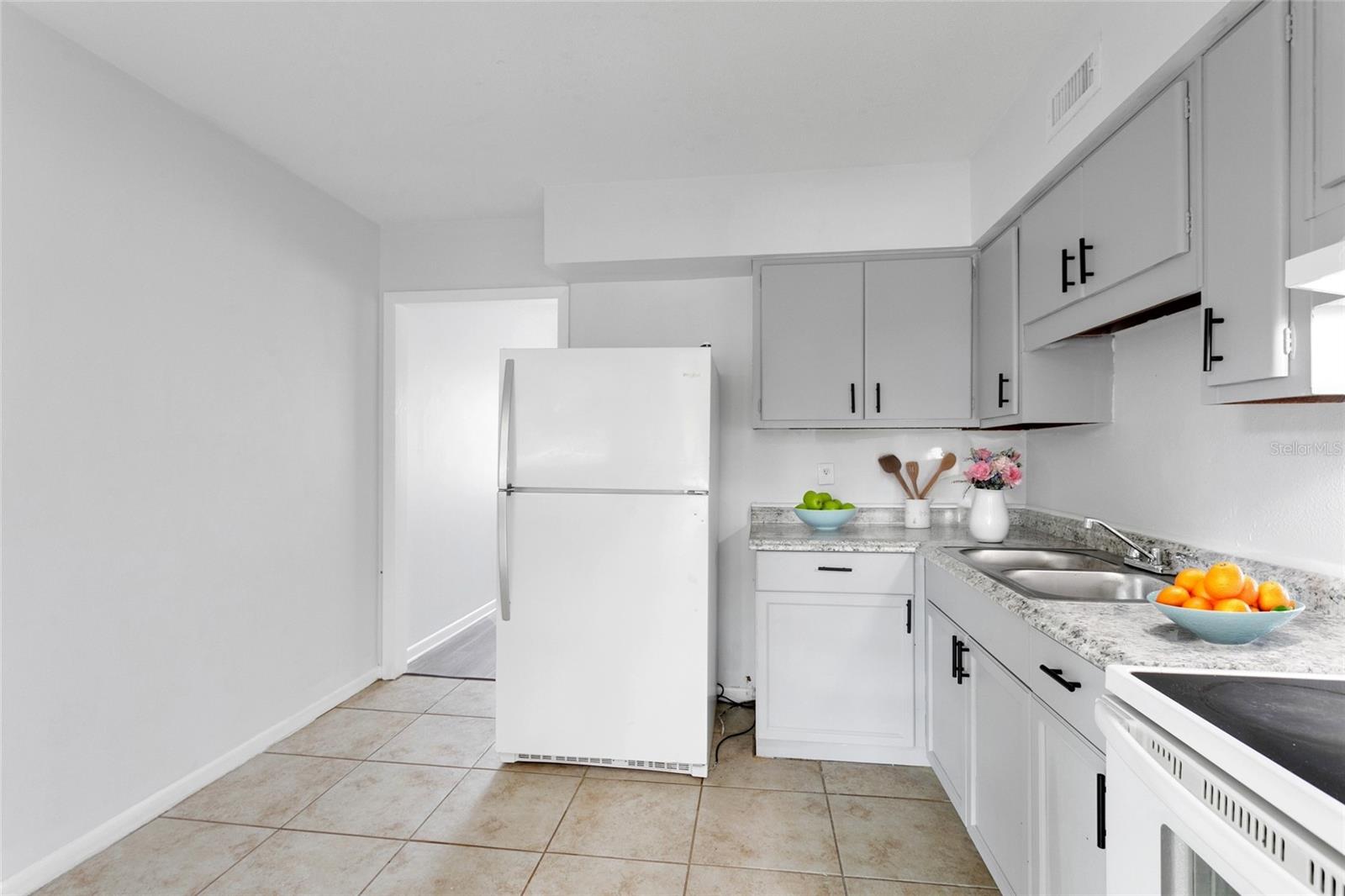 TOLIGA LAKE VIEW - Residential Lease