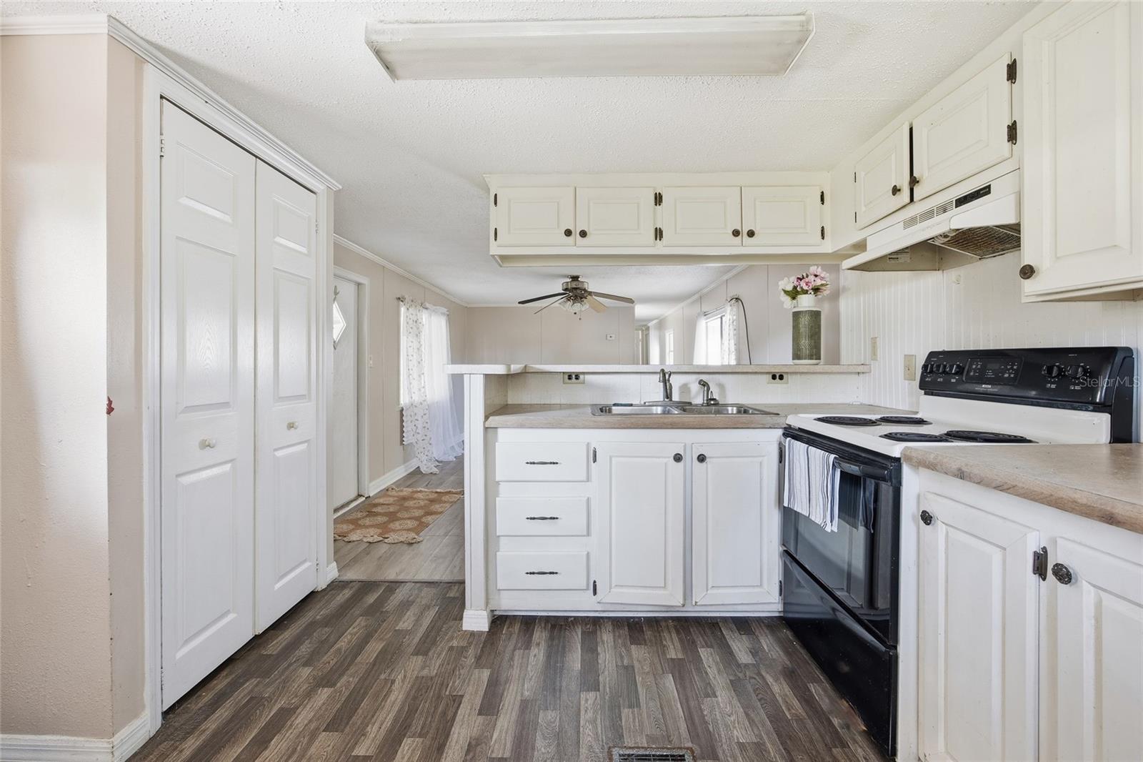 SOUTHGATE MOBILE MANOR - Residential