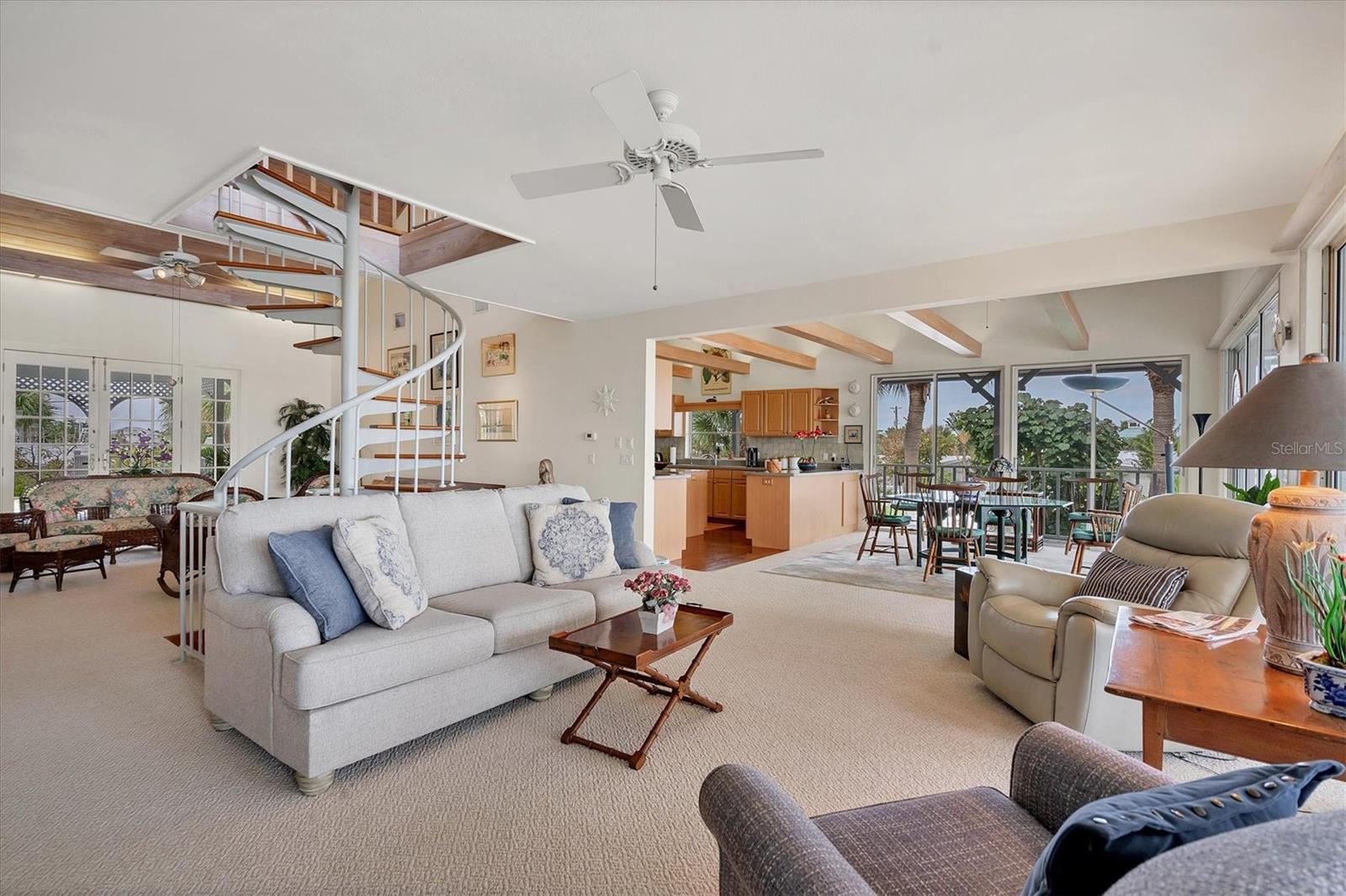 GOLDEN BEACH - Residential