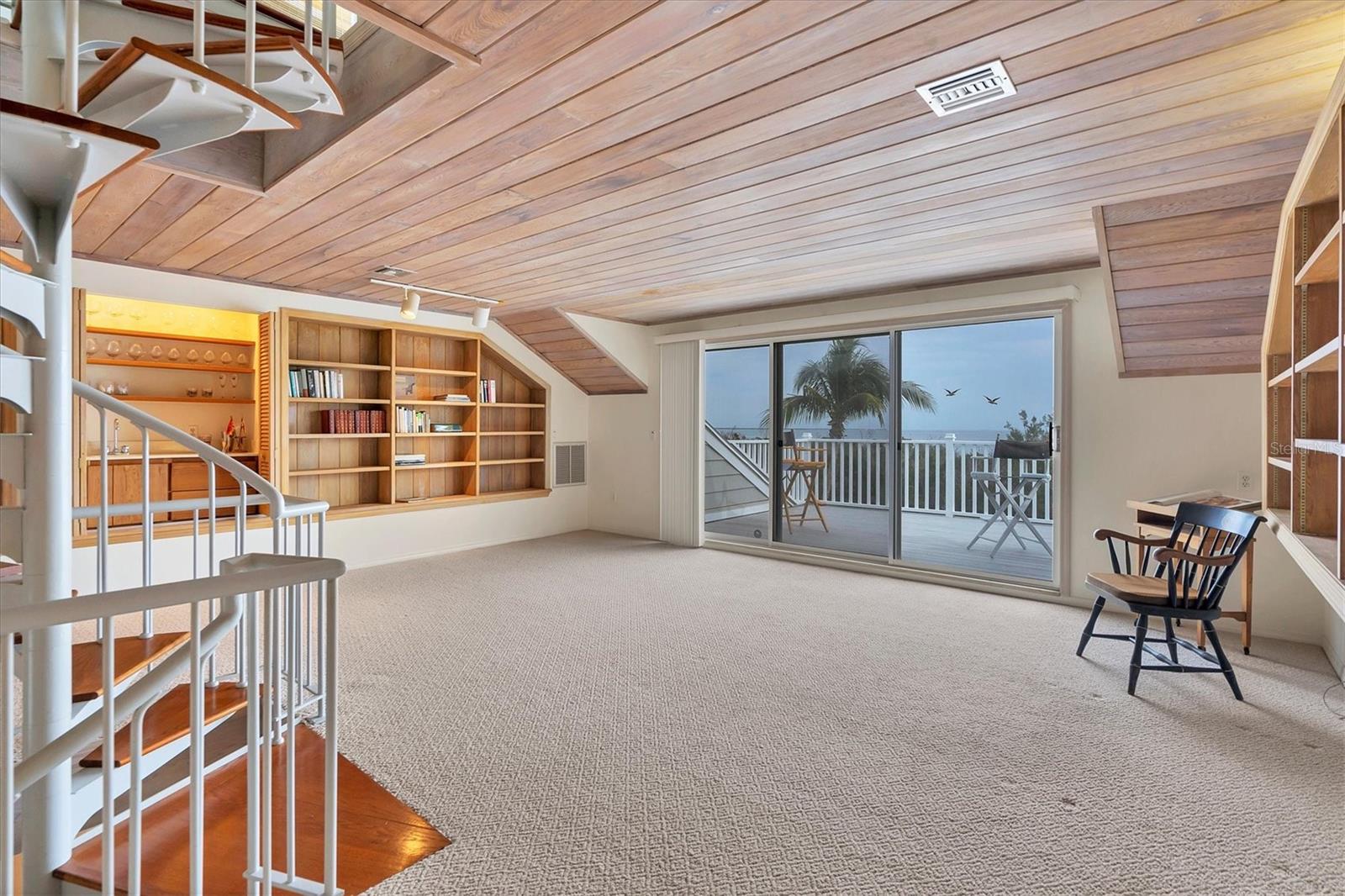 GOLDEN BEACH - Residential