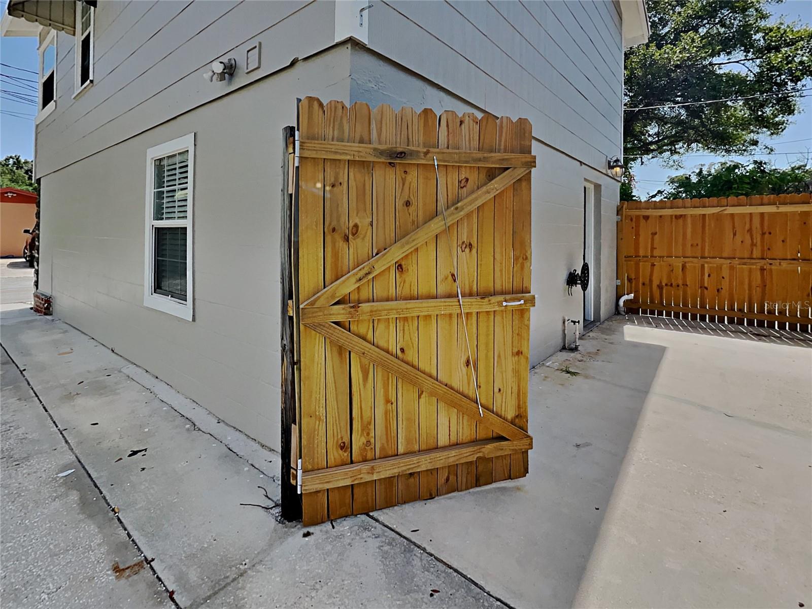 CENTRAL PARK REV - Residential Lease