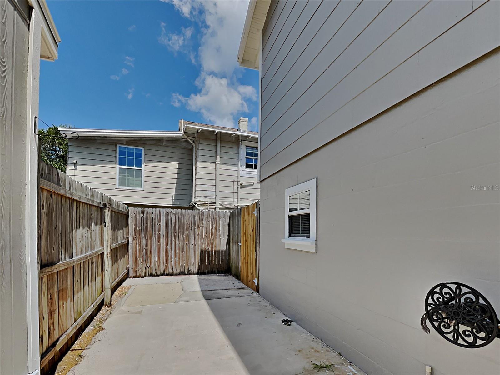 CENTRAL PARK REV - Residential Lease