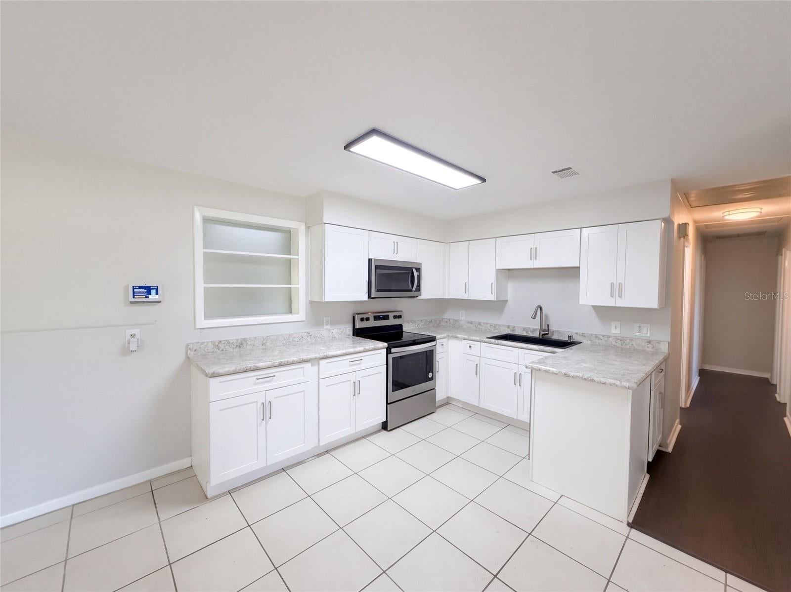 425 W DAUGHTERY ROAD