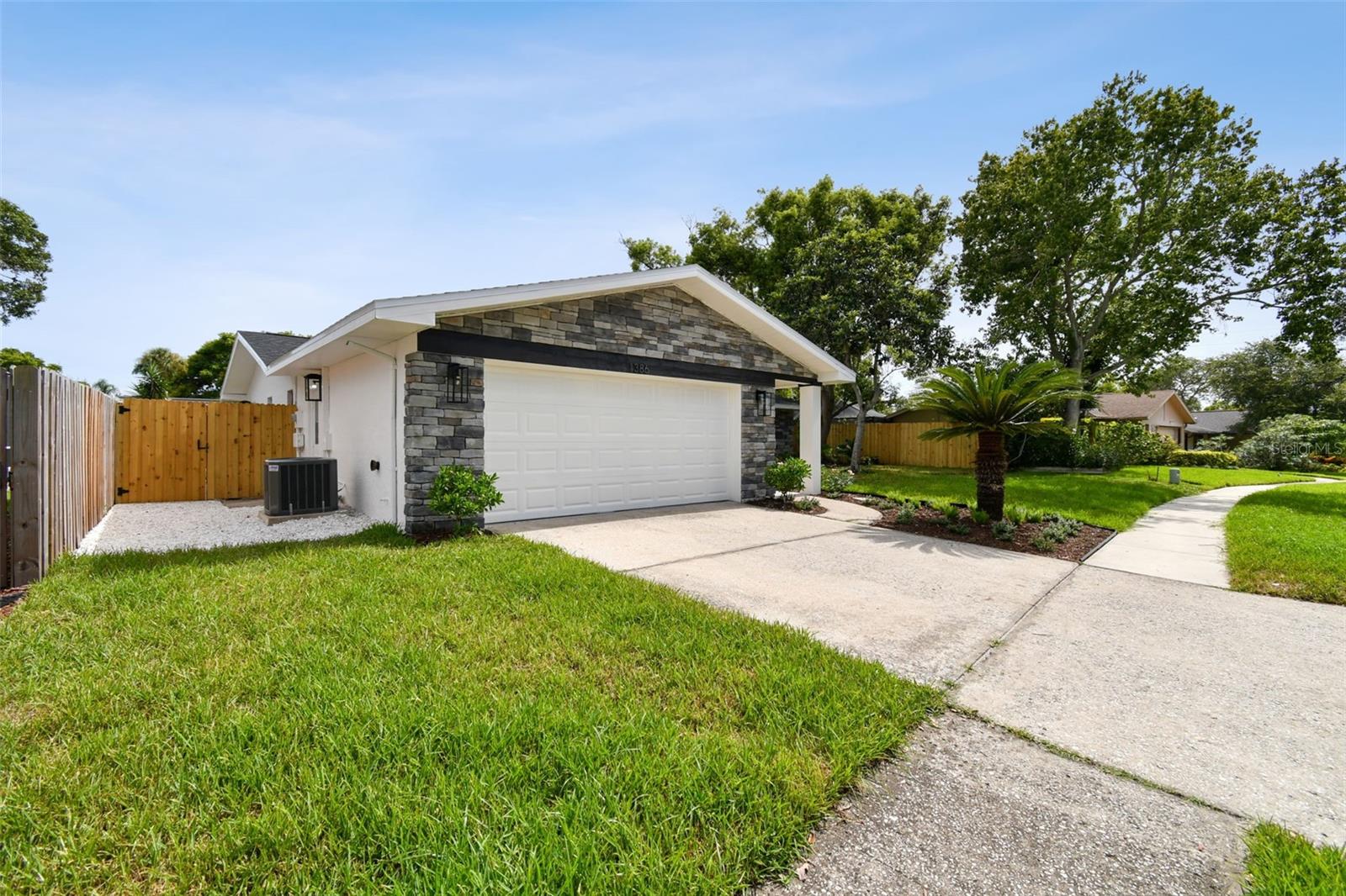 1386 WEXFORD DRIVE S