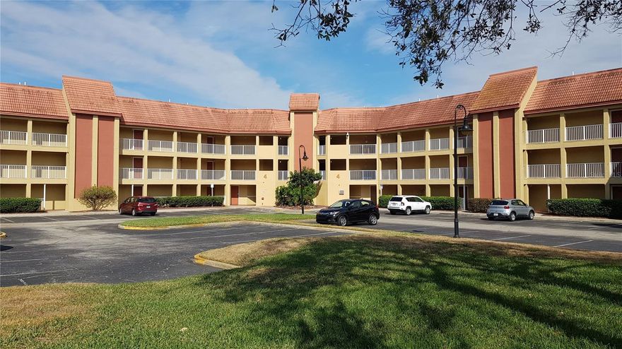 Beautiful 546 sq ft suite-style condo located at Parc Corniche, just minutes from Orlando’s top vacation attractions. Enjoy resort-style amenities including a heated pool, kids’ pool, outdoor jacuzzi nestled in tropical landscaping, arcade room, 24-hour fitness center, on-site restaurants, a convenience store, and a business center. Parc Corniche offers the perfect combination of comfort, convenience, and leisure in a prime location.