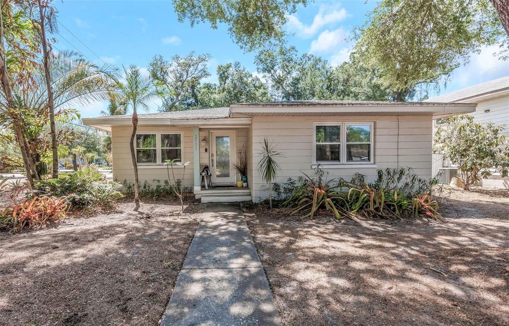 Photo of 2525 53rd Street S, Gulfport, FL 33707 (MLS # TB8503581)