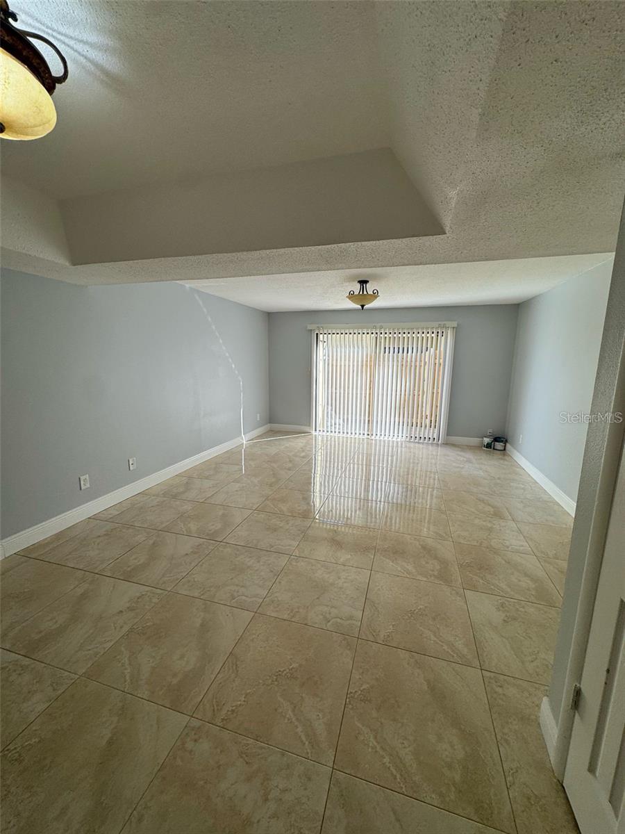 7517 CAMARINA CALLE