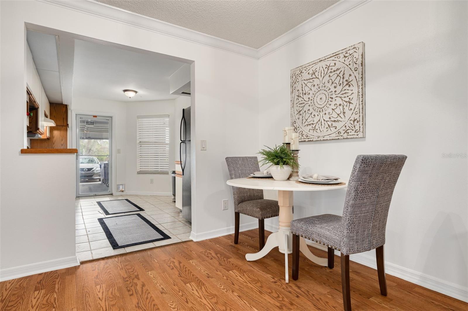 LAUREL OAKS AT COUNTRY WOODS CONDO - Residential