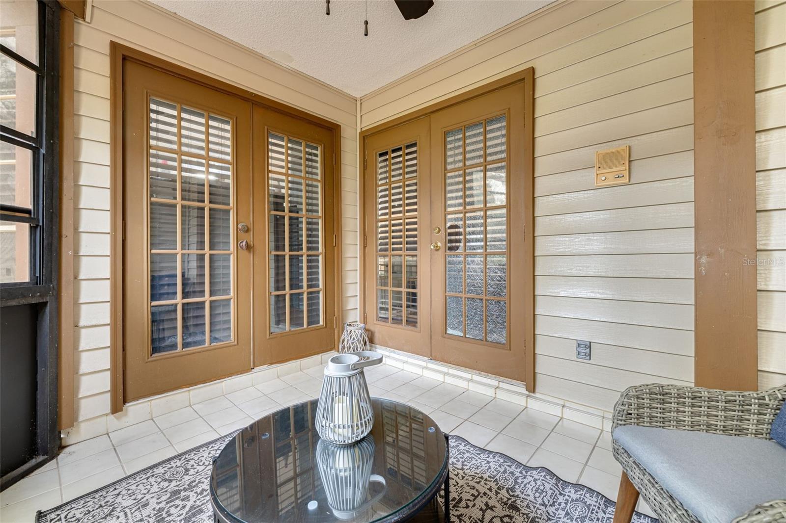 LAUREL OAKS AT COUNTRY WOODS CONDO - Residential