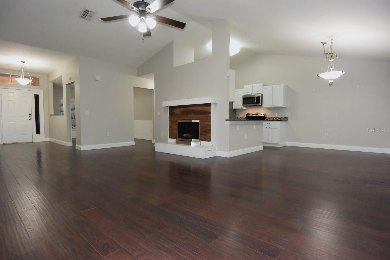 SPRING HILL - Residential