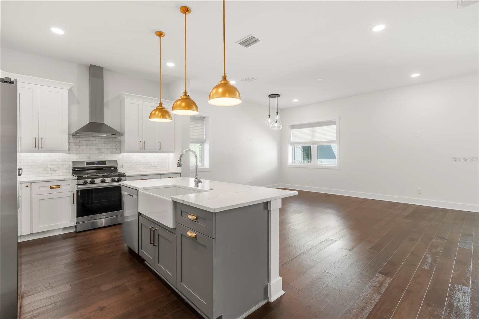 OAK BEND TWNHMS - Residential