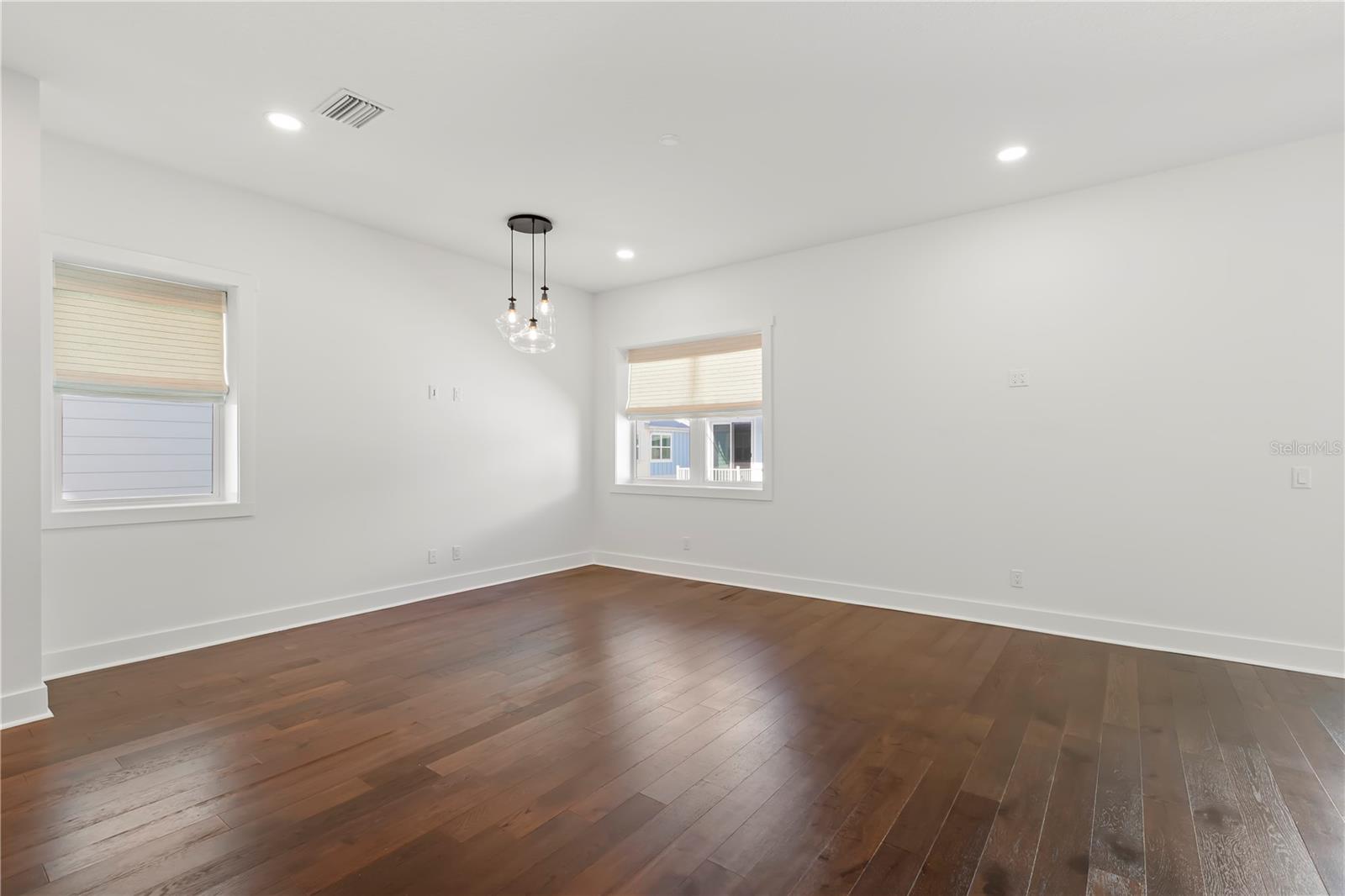 OAK BEND TWNHMS - Residential