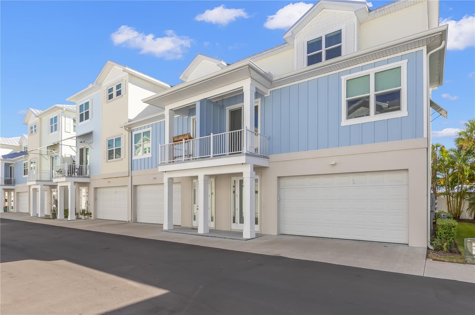 OAK BEND TWNHMS - Residential