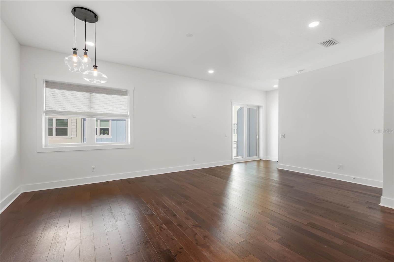 OAK BEND TWNHMS - Residential