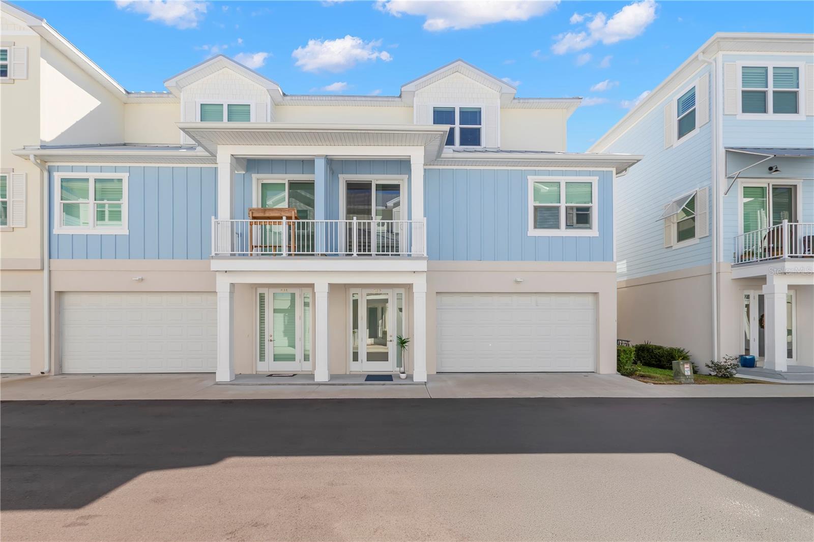 OAK BEND TWNHMS - Residential