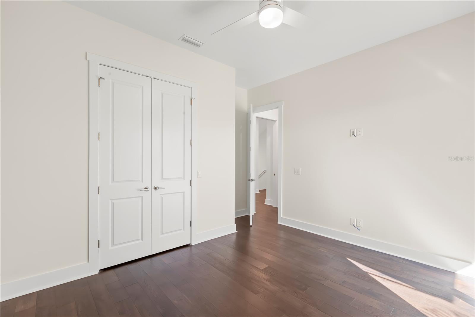 OAK BEND TWNHMS - Residential