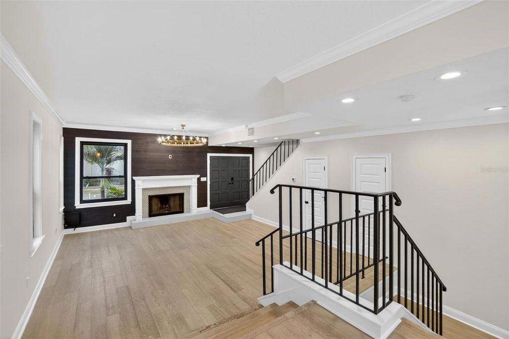 Photo of 162 E Davis Boulevard, Tampa, FL 33606 (MLS # TB8481596)