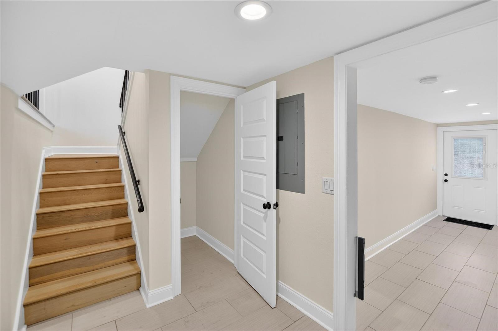 DAVIS ISLANDS PB10 PG52 TO 57 - Residential Lease